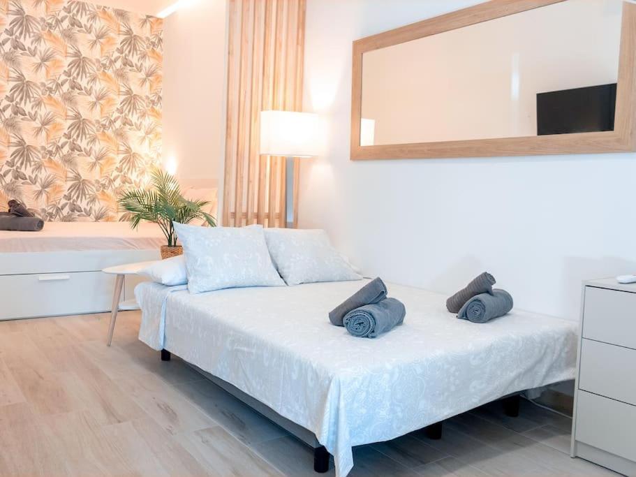 Acogedor Estudio En Triana Con Jacuzzi Y Wifi Séville Extérieur photo